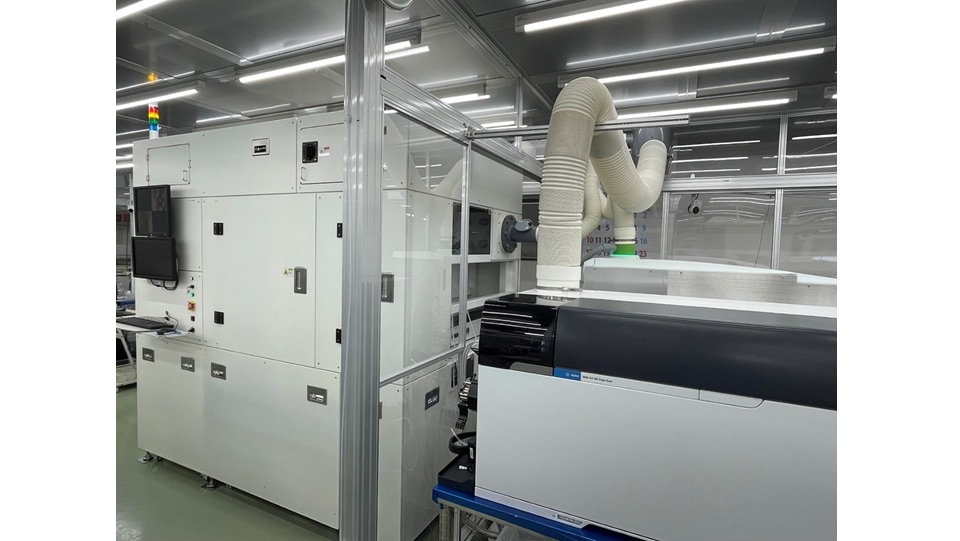 Photo of IAS Expert laser ablation system and Agilent 8900 ICP-QQQ in a semiconductor facility.