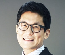 Dr. Matthew Chang