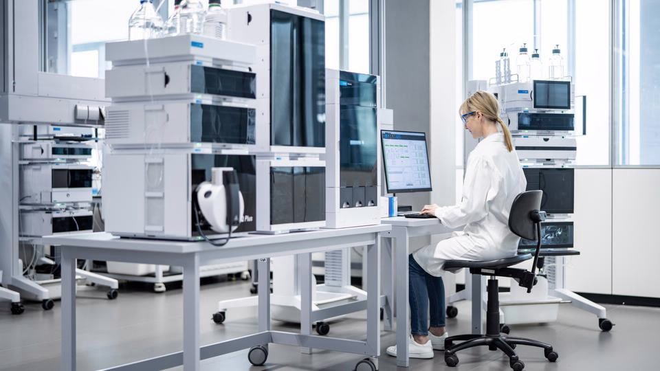 What is High-Performance Liquid Chromatography (HPLC)? | Agilent