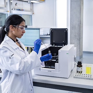 Cary 3500 Flexible UV-Vis Spectrophotometer