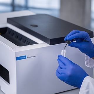 Cary 3500 Multicell UV-Vis Spectrophotometer