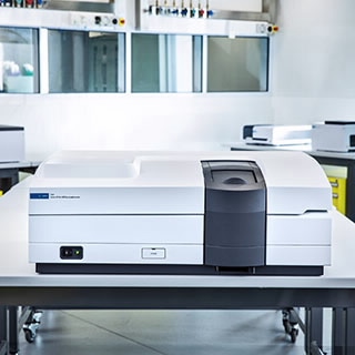 Cary 4000 UV-Vis Spectrophotometer