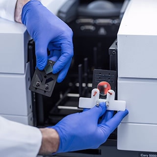 UV-Vis-NIR Solid Sample Holders