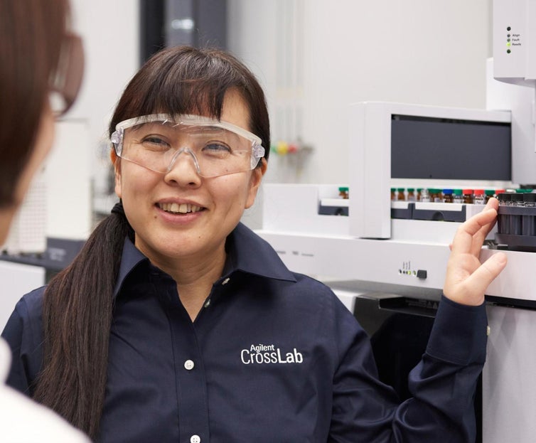 CrossLab On Demand Repair with a customer